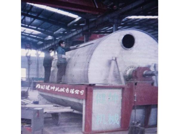 過濾機現(xiàn)場圖